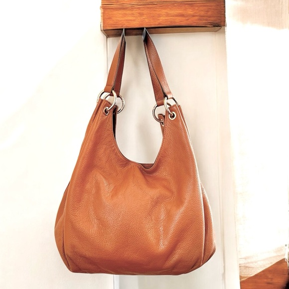 Michael Kors slouchy Fulton style shoulder bag in caramel brown - Picture 2 of 16